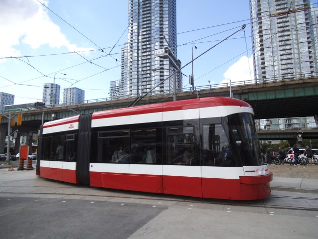 #4400 heading turning onto Spadina Ave.